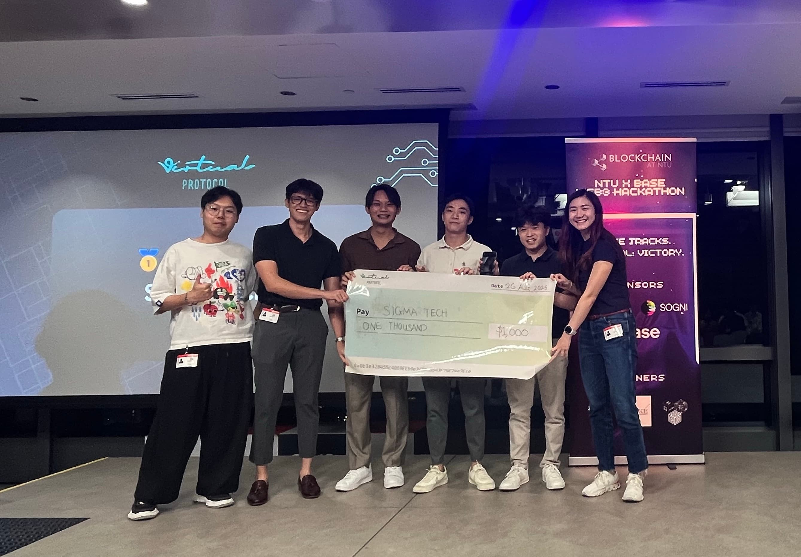 Jam & Raph team winning BASE Hackathon